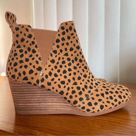 TOMS Kelsey Wedge Bootie Leopard Print Suede Size 7.5 - Picture 4 of 13
